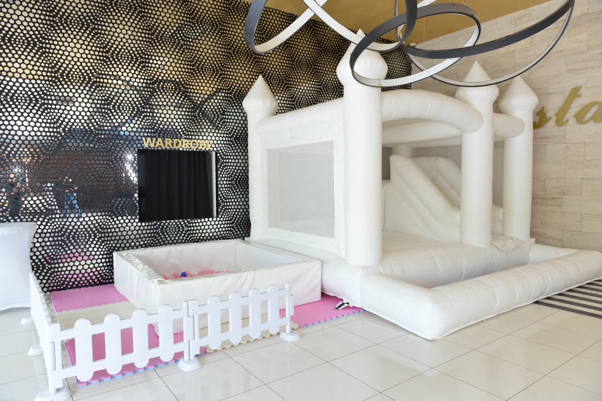 Party Lab beli dvorac